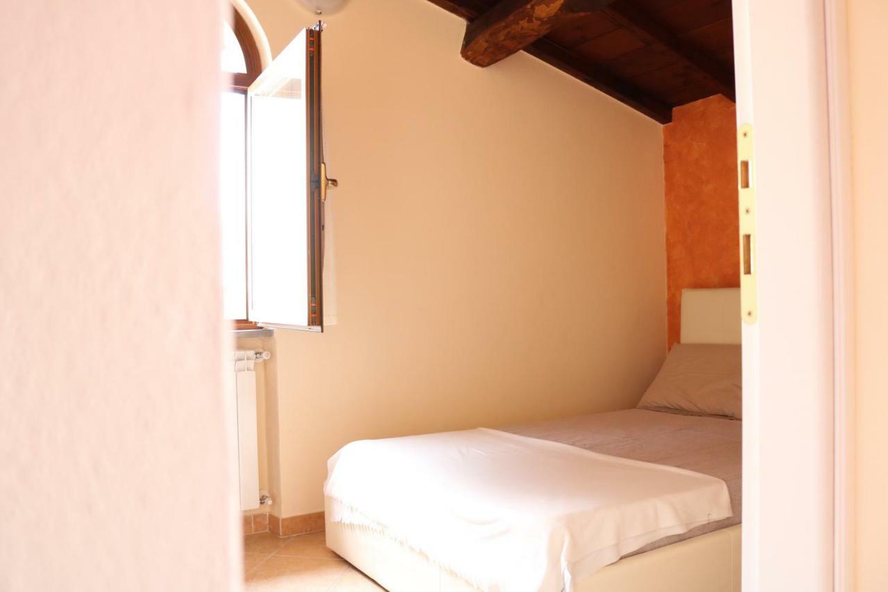 Casa Vacanze Elena Rometta Luaran gambar